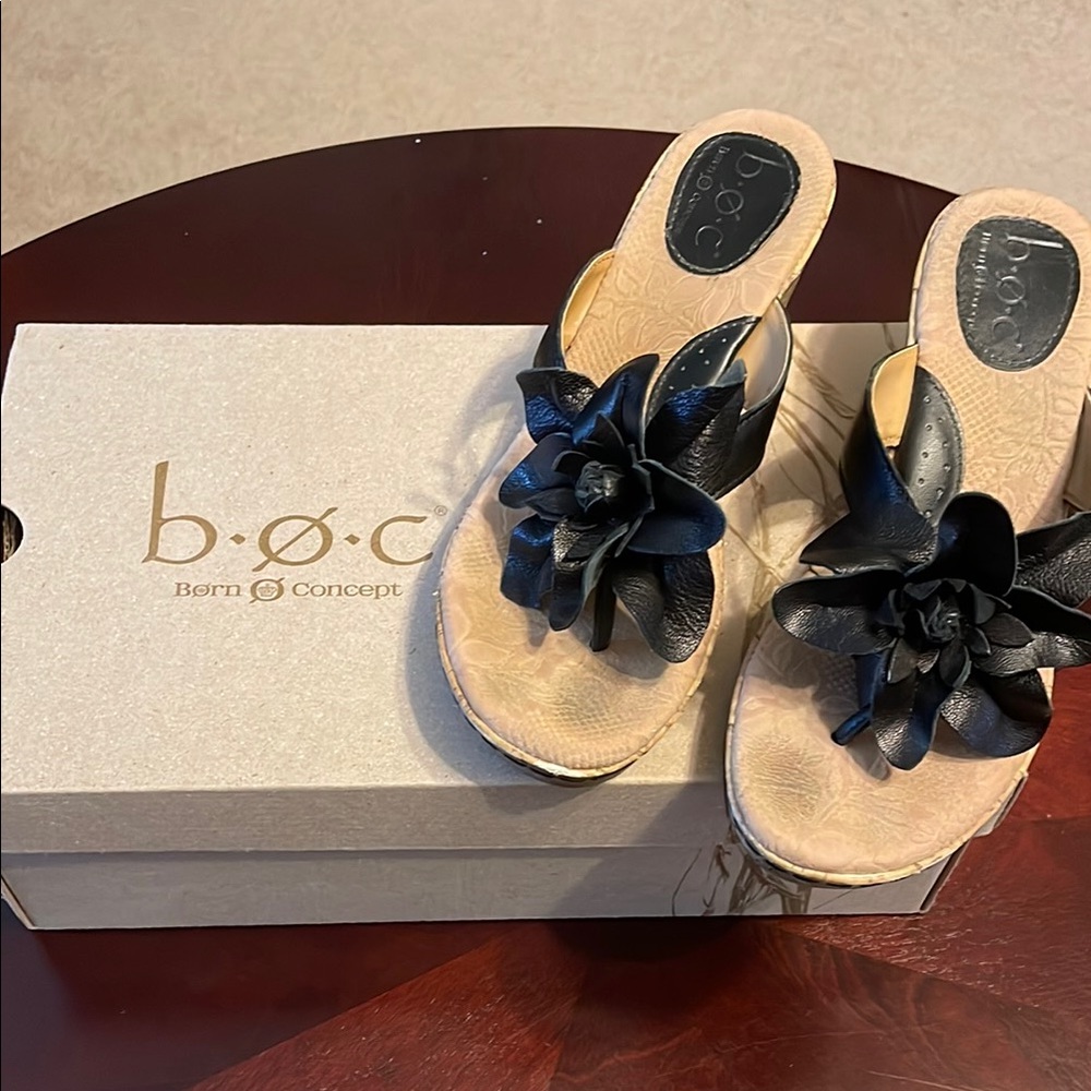 b.o.c. Black and Tan Floral Sandals
